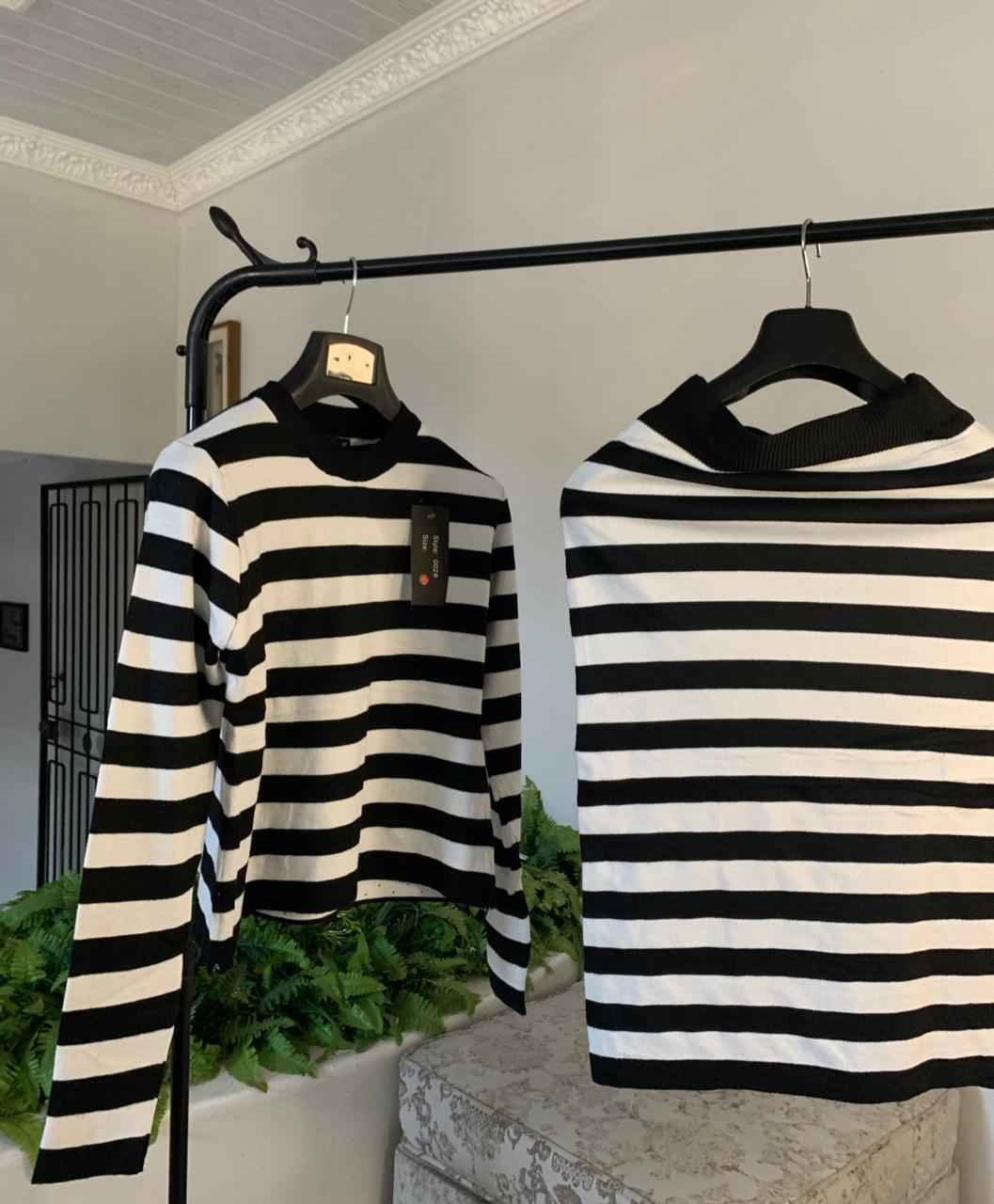 Ladies Black Striped Long Sleeved T-Shirt T-shirts Poshy's closet